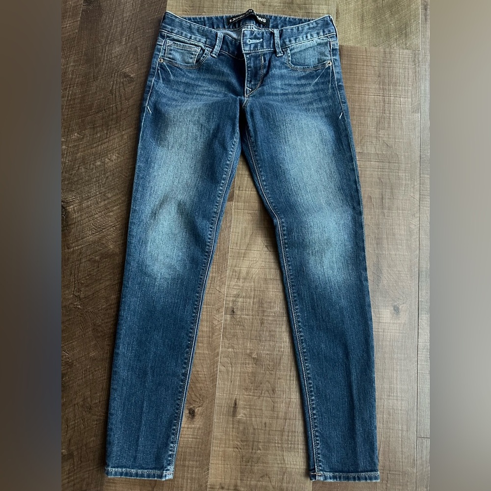 Express Low-Rise Stella Legging Denim Jeans - Size 2 Short.